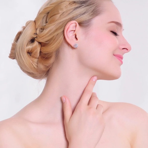 NEW Yellow Gold Square White Sapphire Wedding Ring - Picture 6 of 6